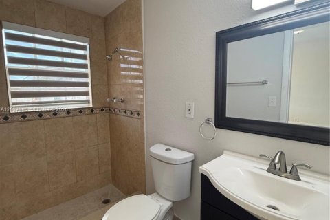 House in Miami Gardens, Florida 4 bedrooms, 106.84 sq.m. № 2086904 - photo 18