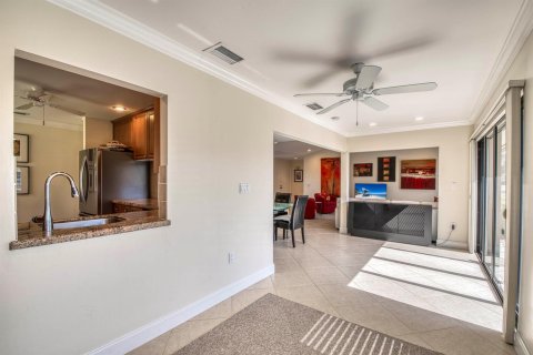 Townhouse in Palm Beach Gardens, Florida 3 bedrooms, 160.63 sq.m. № 2260935 - photo 11