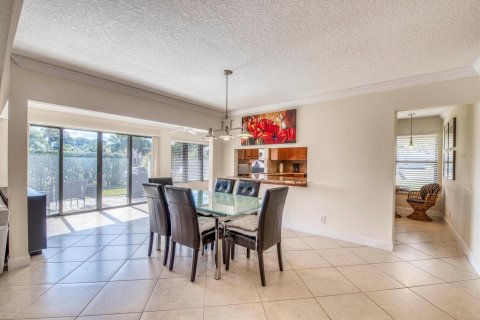 Townhouse in Palm Beach Gardens, Florida 3 bedrooms, 160.63 sq.m. № 2260935 - photo 7