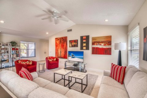 Townhouse in Palm Beach Gardens, Florida 3 bedrooms, 160.63 sq.m. № 2260935 - photo 13