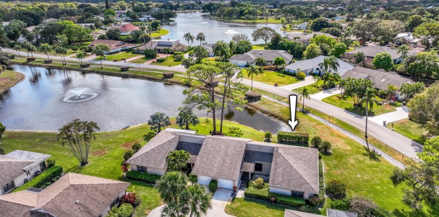Townhouse in Palm Beach Gardens, Florida 3 bedrooms, 160.63 sq.m. № 2260935