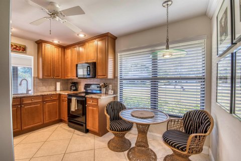 Townhouse in Palm Beach Gardens, Florida 3 bedrooms, 160.63 sq.m. № 2260935 - photo 15