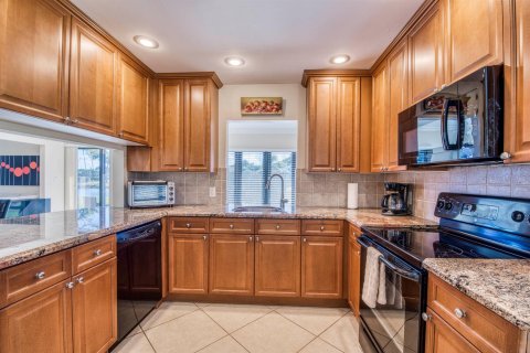 Townhouse in Palm Beach Gardens, Florida 3 bedrooms, 160.63 sq.m. № 2260935 - photo 16