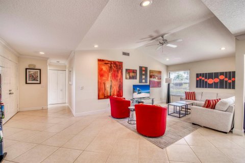 Townhouse in Palm Beach Gardens, Florida 3 bedrooms, 160.63 sq.m. № 2260935 - photo 5