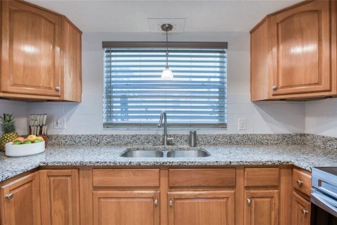 Villa ou maison à vendre à Saint Petersburg, Floride: 2 chambres, 111.3 m2 № 2400982 - photo 12