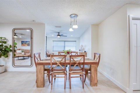 Villa ou maison à vendre à Saint Petersburg, Floride: 2 chambres, 111.3 m2 № 2400982 - photo 16