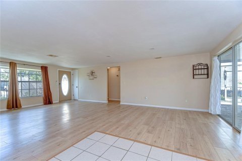 House in Port Richey, Florida 2 bedrooms, 133.22 sq.m. № 2308423 - photo 27