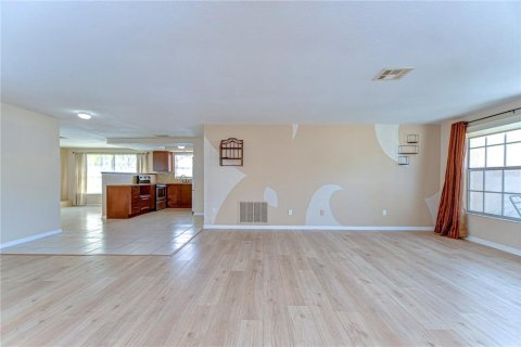 House in Port Richey, Florida 2 bedrooms, 133.22 sq.m. № 2308423 - photo 24