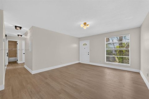 Touwnhouse à vendre à Cutler Bay, Floride: 3 chambres, 113.81 m2 № 2407909 - photo 6