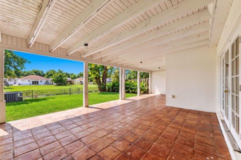 Touwnhouse à vendre à Cutler Bay, Floride: 3 chambres, 113.81 m2 № 2407909 - photo 25