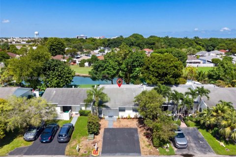Touwnhouse à vendre à Cutler Bay, Floride: 3 chambres, 113.81 m2 № 2407909 - photo 28