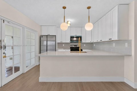 Touwnhouse à vendre à Cutler Bay, Floride: 3 chambres, 113.81 m2 № 2407909 - photo 10