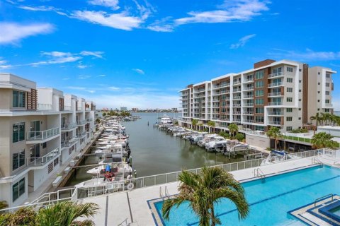 Condo in Clearwater, Florida, 3 bedrooms  № 2098958 - photo 25