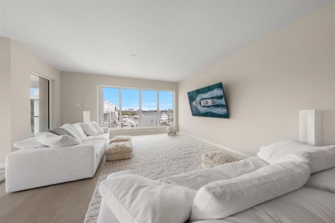 Condo in Clearwater, Florida, 3 bedrooms  № 2098958 - photo 10