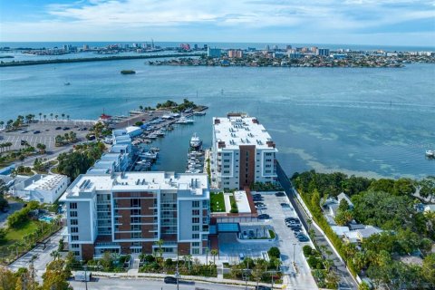 Condo in Clearwater, Florida, 3 bedrooms  № 2098958