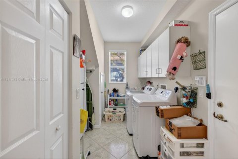 Villa ou maison à vendre à Davie, Floride: 5 chambres, 335.56 m2 № 1974826 - photo 20