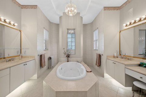 Villa ou maison à vendre à Davie, Floride: 5 chambres, 335.56 m2 № 1974826 - photo 24