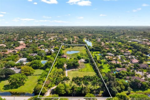 House in Davie, Florida 4 bedrooms № 2041306 - photo 2