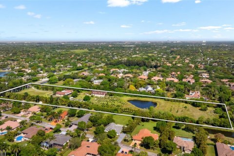 House in Davie, Florida 4 bedrooms № 2041306 - photo 5