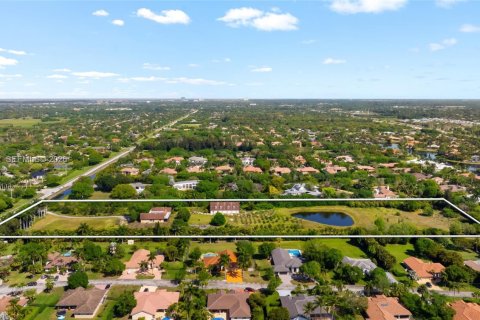 House in Davie, Florida 4 bedrooms № 2041306 - photo 6