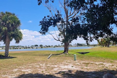 Terrain à Port Charlotte, Floride № 2102843