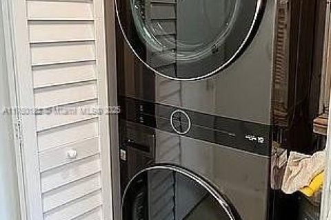 Купить кондоминиум в Сент-Луси, Флорида 1 спальня, 64.01м2, № 1957815 - фото 12