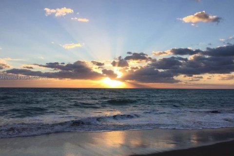 Купить кондоминиум в Сент-Луси, Флорида 1 спальня, 64.01м2, № 1957815 - фото 11