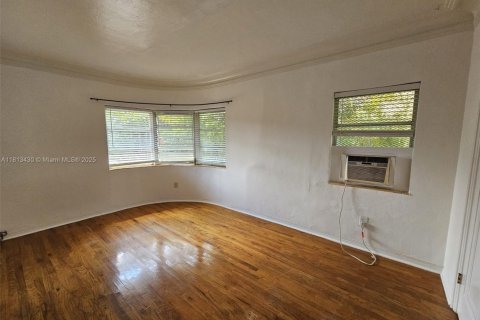 Condo in Miami Beach, Florida № 1936333 - photo 3