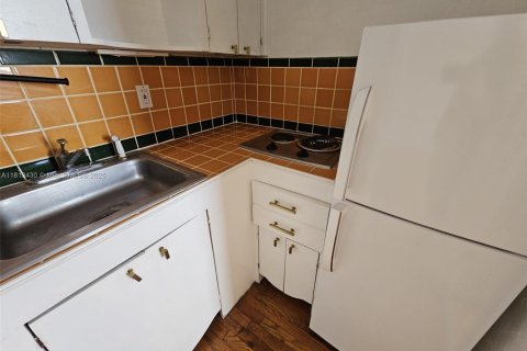 Condo in Miami Beach, Florida № 1936333 - photo 5