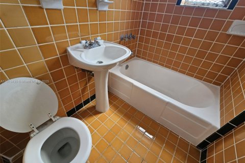 Condo in Miami Beach, Florida № 1936333 - photo 6