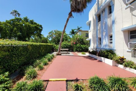 Condo in Miami Beach, Florida № 1936333 - photo 10