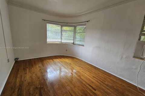 Condo in Miami Beach, Florida № 1936333 - photo 4