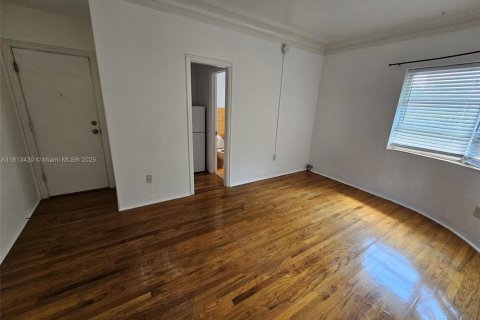 Condo in Miami Beach, Florida № 1936333 - photo 2