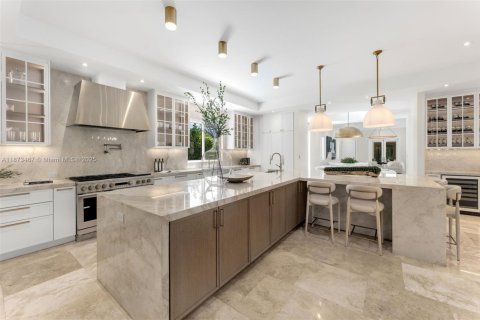 Villa ou maison à louer à Pinecrest, Floride: 7 chambres, 794.41 m2 № 1921946 - photo 9