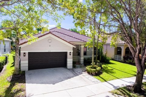 House in Weston, Florida 4 bedrooms, 174.28 sq.m. № 1889614 - photo 5