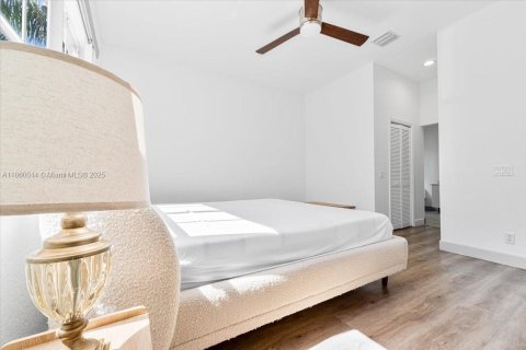 House in Weston, Florida 4 bedrooms, 174.28 sq.m. № 1889614 - photo 22