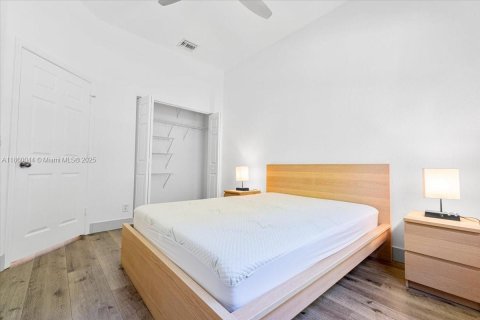 House in Weston, Florida 4 bedrooms, 174.28 sq.m. № 1889614 - photo 7