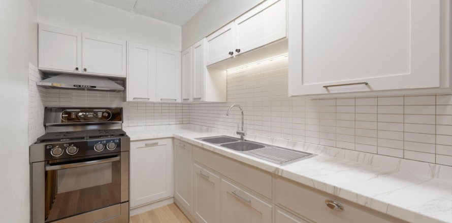 Condominio en Mary Esther, Florida, 1 dormitorio № 559824