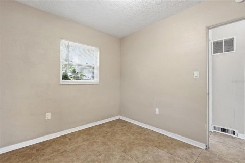 House in Seminole, Florida 3 bedrooms, 104.98 sq.m. № 2238475 - photo 15