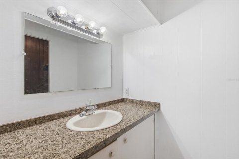 House in Seminole, Florida 3 bedrooms, 104.98 sq.m. № 2238475 - photo 12