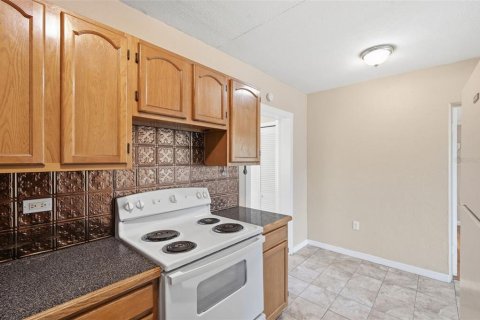 House in Seminole, Florida 3 bedrooms, 104.98 sq.m. № 2238475 - photo 7