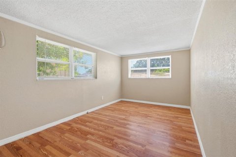House in Seminole, Florida 3 bedrooms, 104.98 sq.m. № 2238475 - photo 10