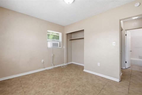 House in Seminole, Florida 3 bedrooms, 104.98 sq.m. № 2238475 - photo 13