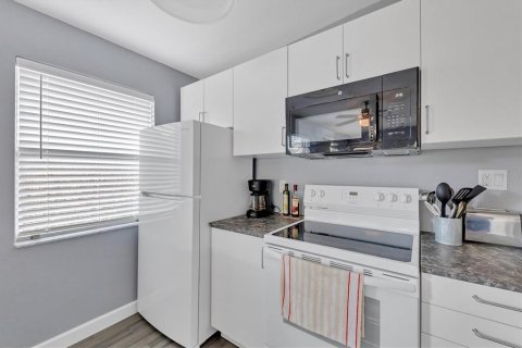 Casa en alquiler en Sarasota, Florida, 2 dormitorios, 76.74 m2 № 1568365 - foto 19