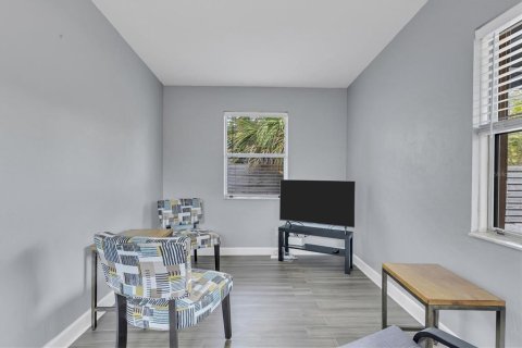 Casa en alquiler en Sarasota, Florida, 2 dormitorios, 76.74 m2 № 1568365 - foto 14