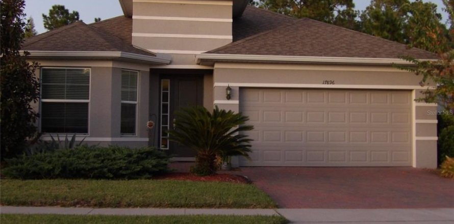 Villa ou maison à Clermont, Floride 4 chambres, 218.88 m2 № 2143551