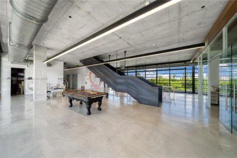 Propiedad comercial en venta en Miami, Florida № 1772486 - foto 19
