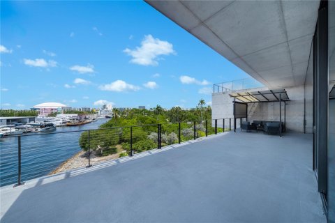Propiedad comercial en venta en Miami, Florida № 1772486 - foto 7