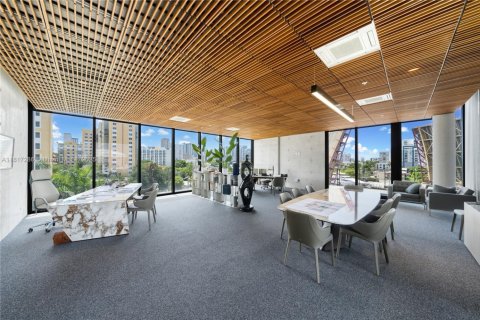 Propiedad comercial en venta en Miami, Florida № 1772486 - foto 4