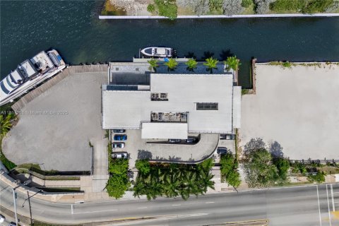 Propiedad comercial en venta en Miami, Florida № 1772486 - foto 21